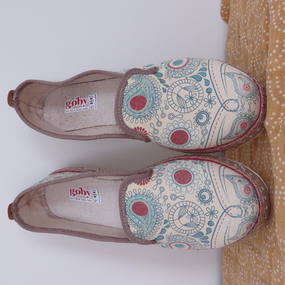 Goby pattern sneaker shoes